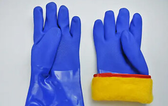 Какие перчатки подходят для маникюрных и косметических процедур?