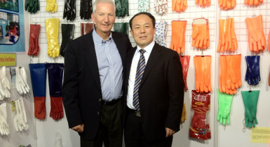 Иностранный заказчик заинтересован в сотрудничестве с нами.